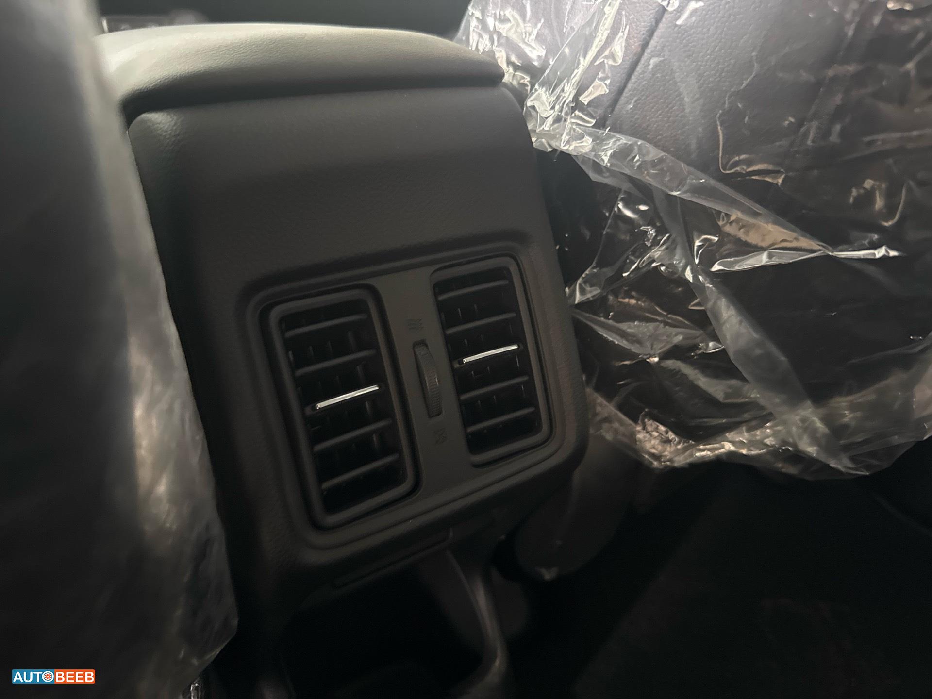 هوندا e:NS1 2023