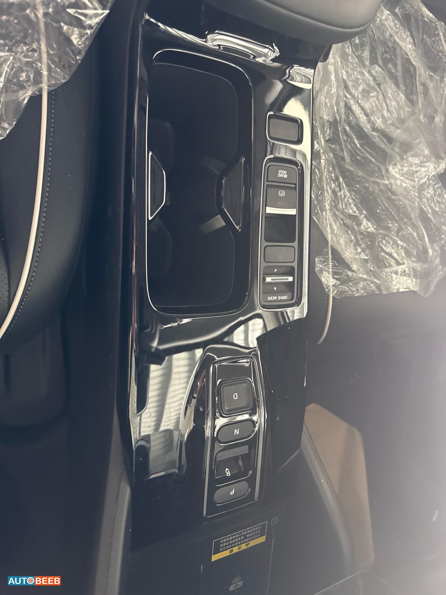 هوندا e:NS1 2023