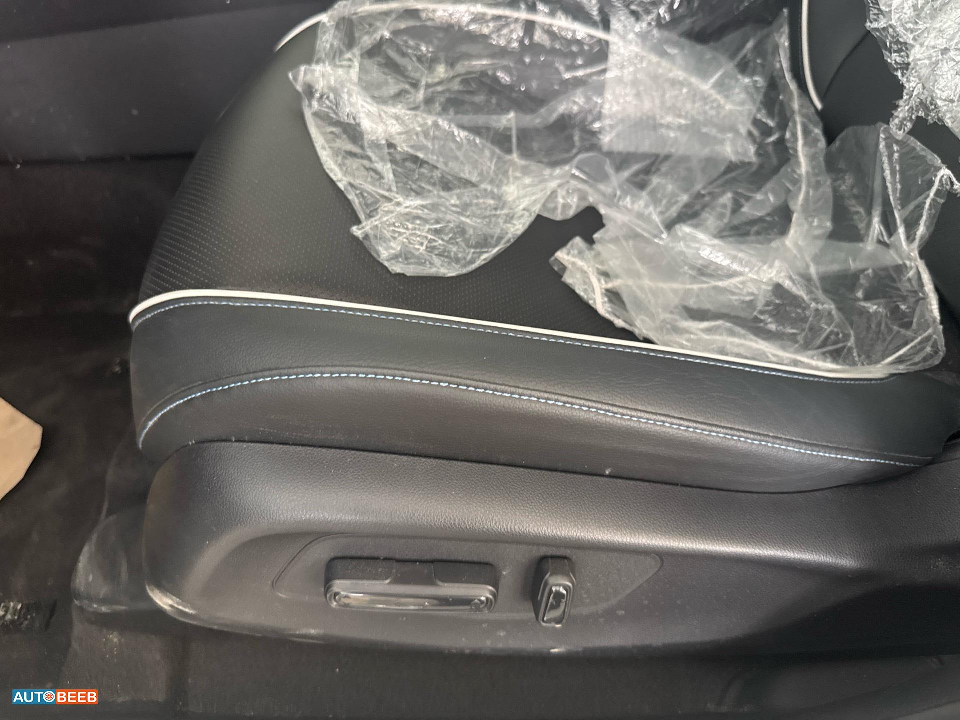 هوندا e:NS1 2023