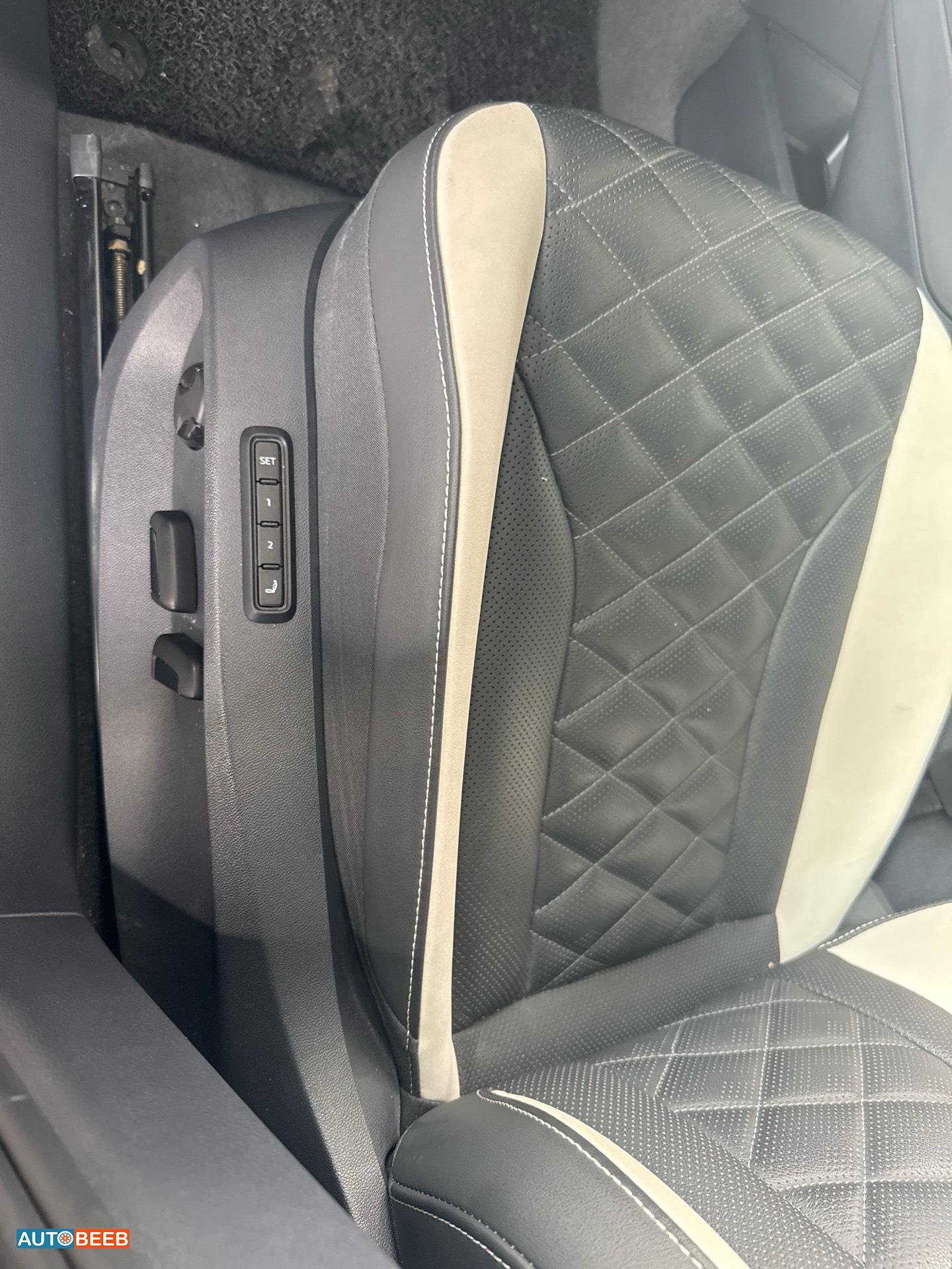 فولكس فاجن ID 6 2022