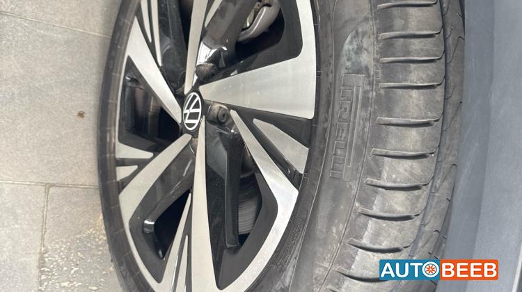 فولكس فاجن ID 6 2022