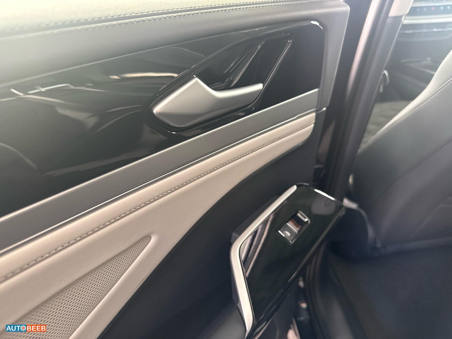 فولكس فاجن ID 6 2022