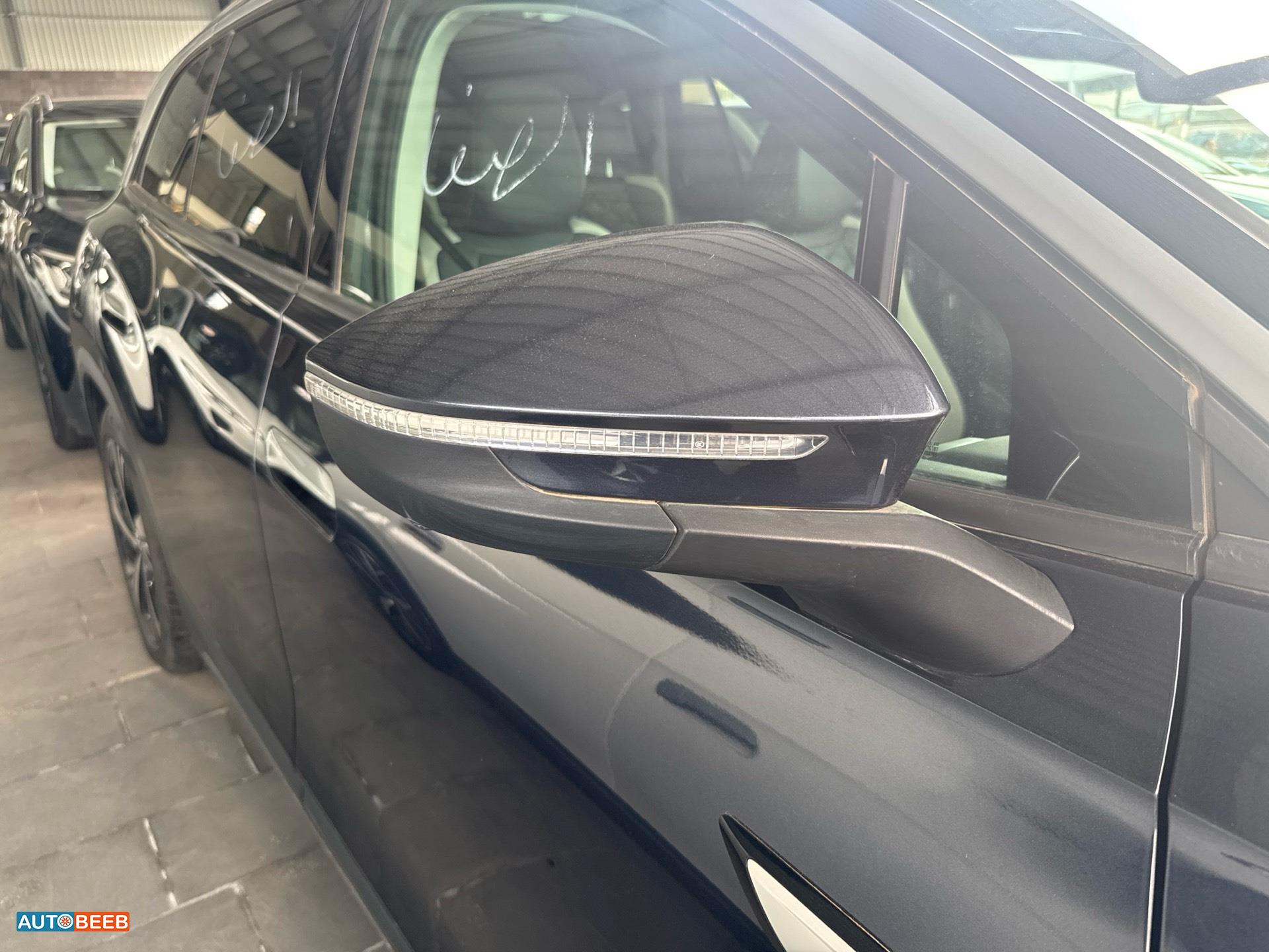 فولكس فاجن ID 6 2022