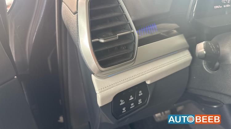 فولكس فاجن ID 6 2022