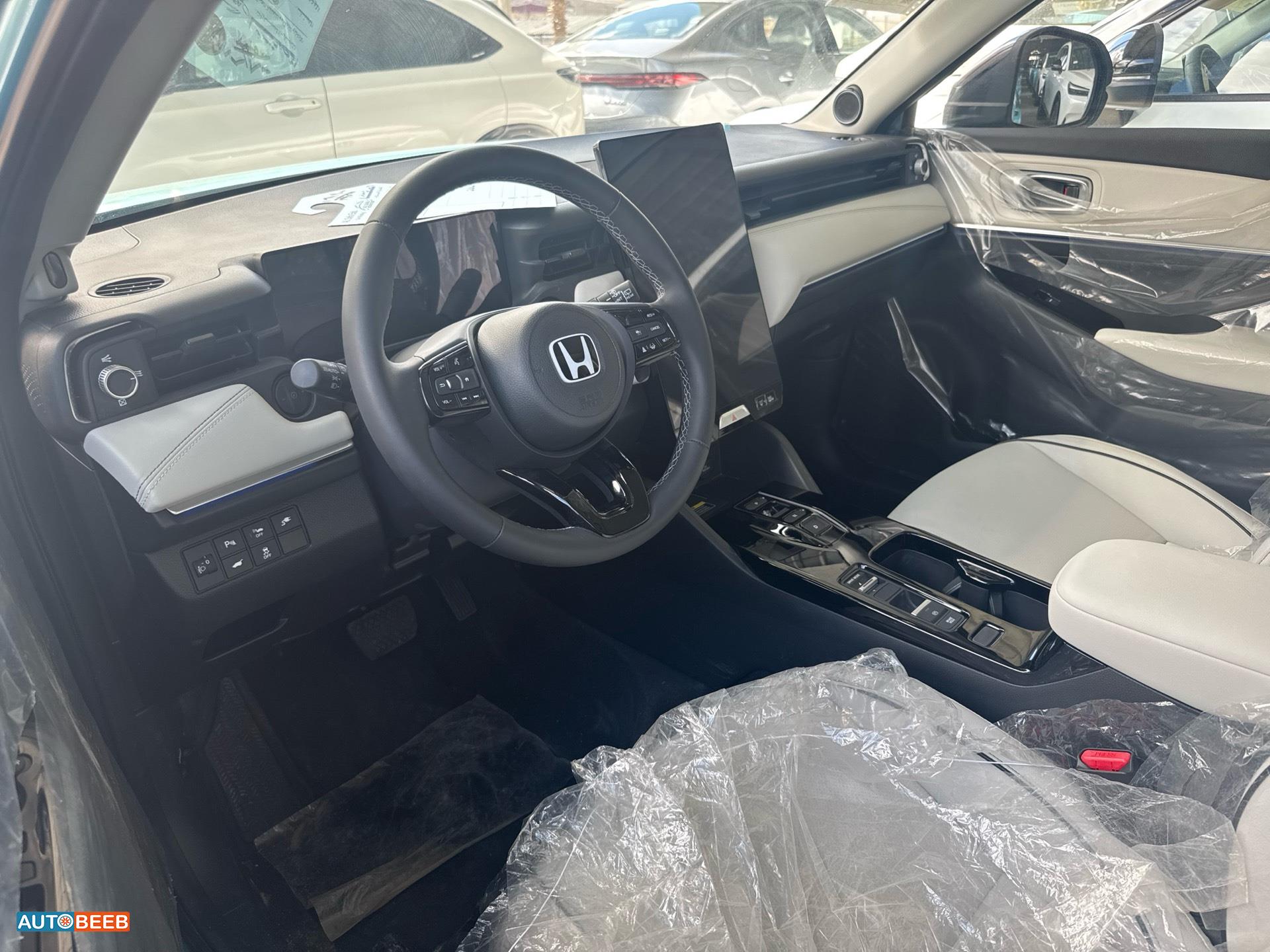 هوندا e:NS1 2023