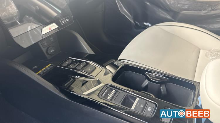 هوندا e:NS1 2023