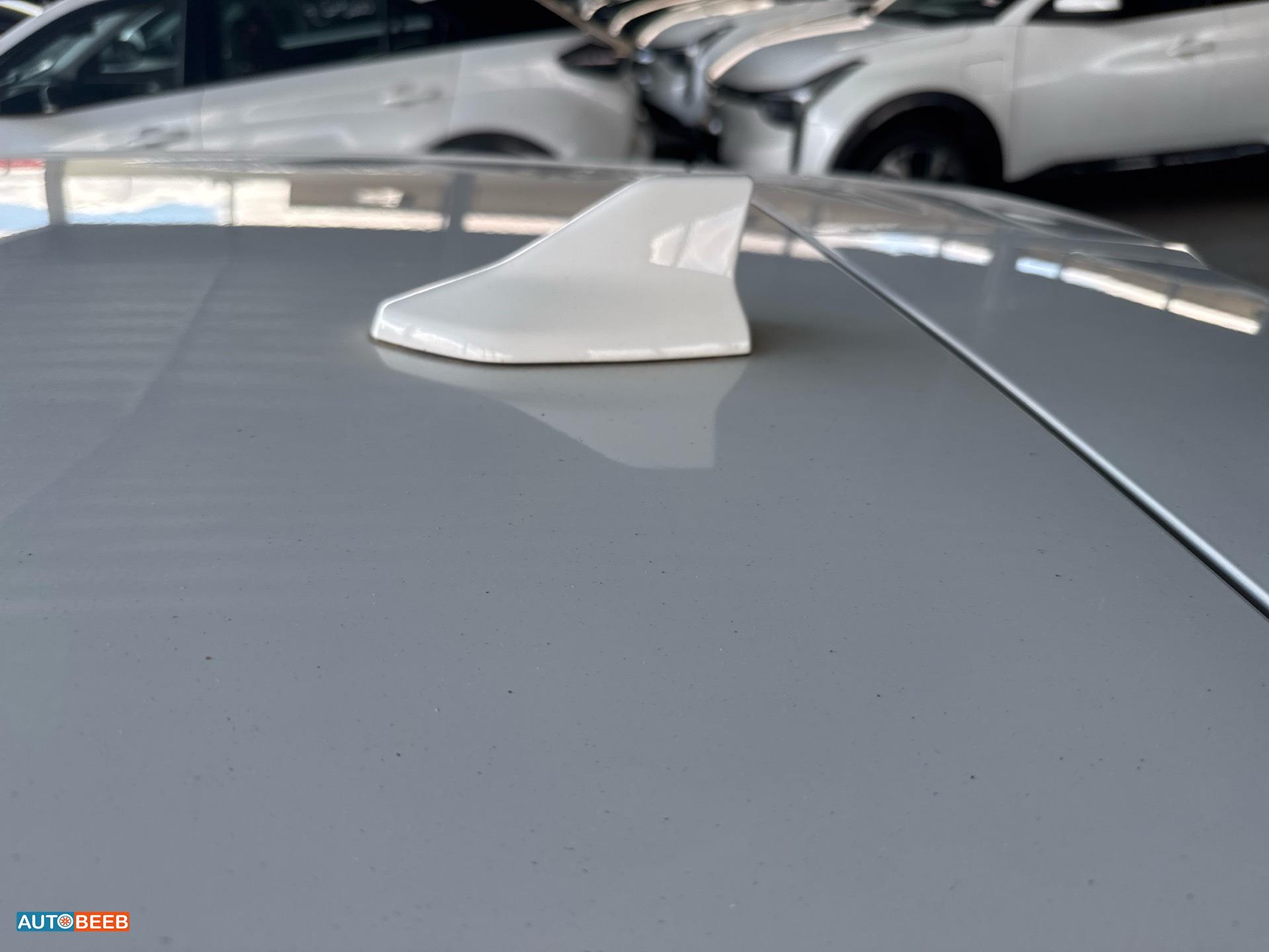 بي واي دي E2 2022