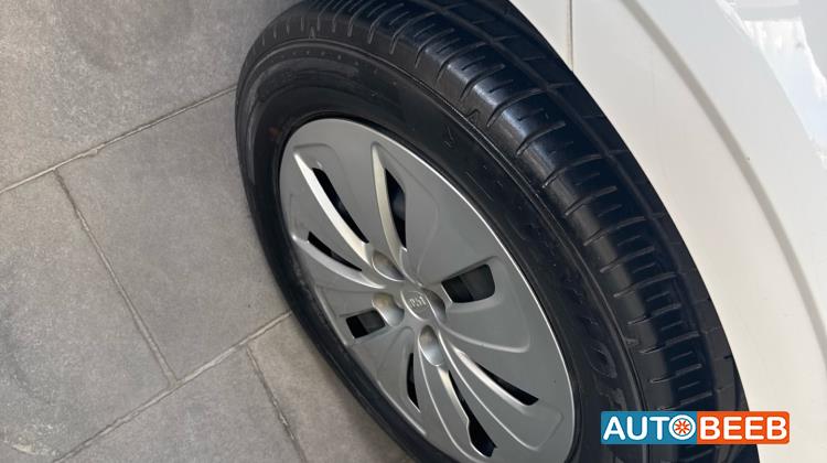 بي واي دي E2 2022