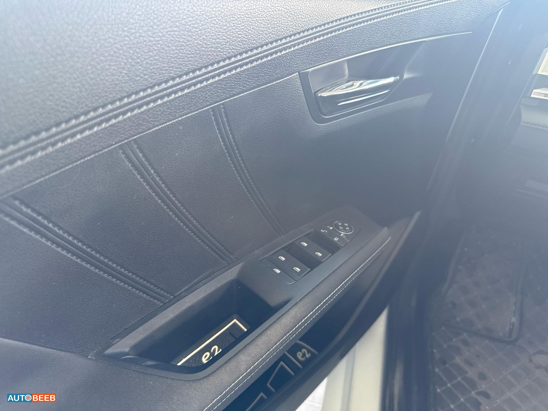 بي واي دي E2 2022