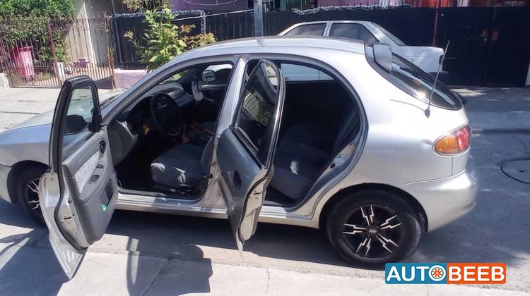 دايو لانوس 2002