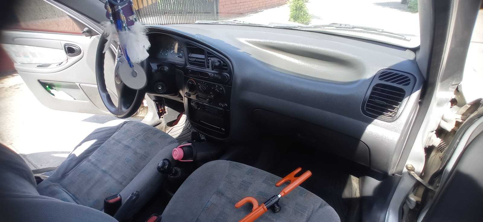 دايو لانوس 2002