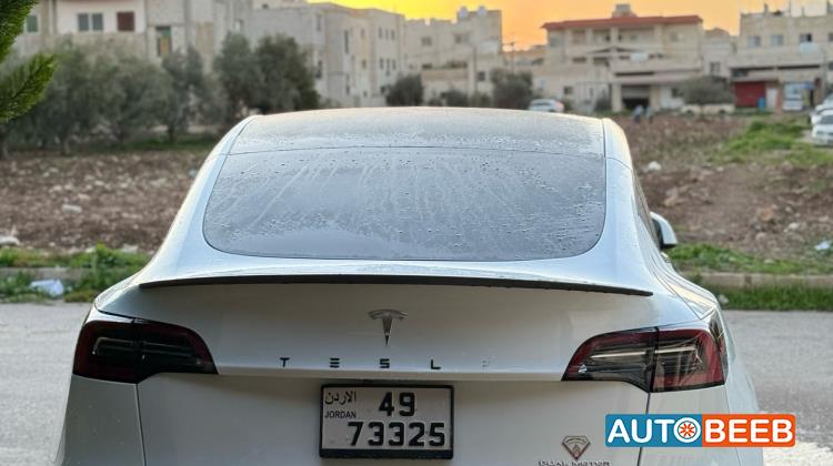 تيسلا Y 2023