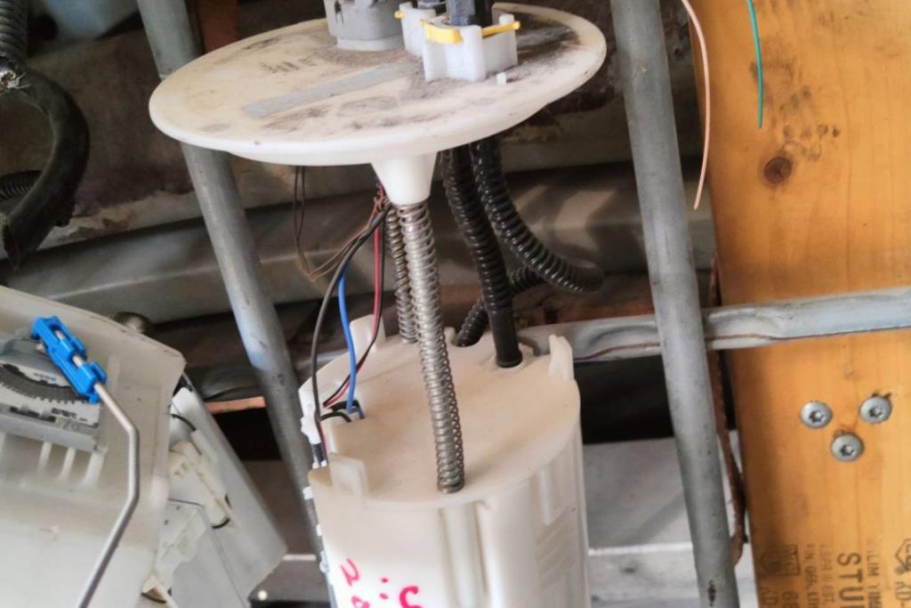 طرمبة بنزين تويوتا كامري 2006 2007