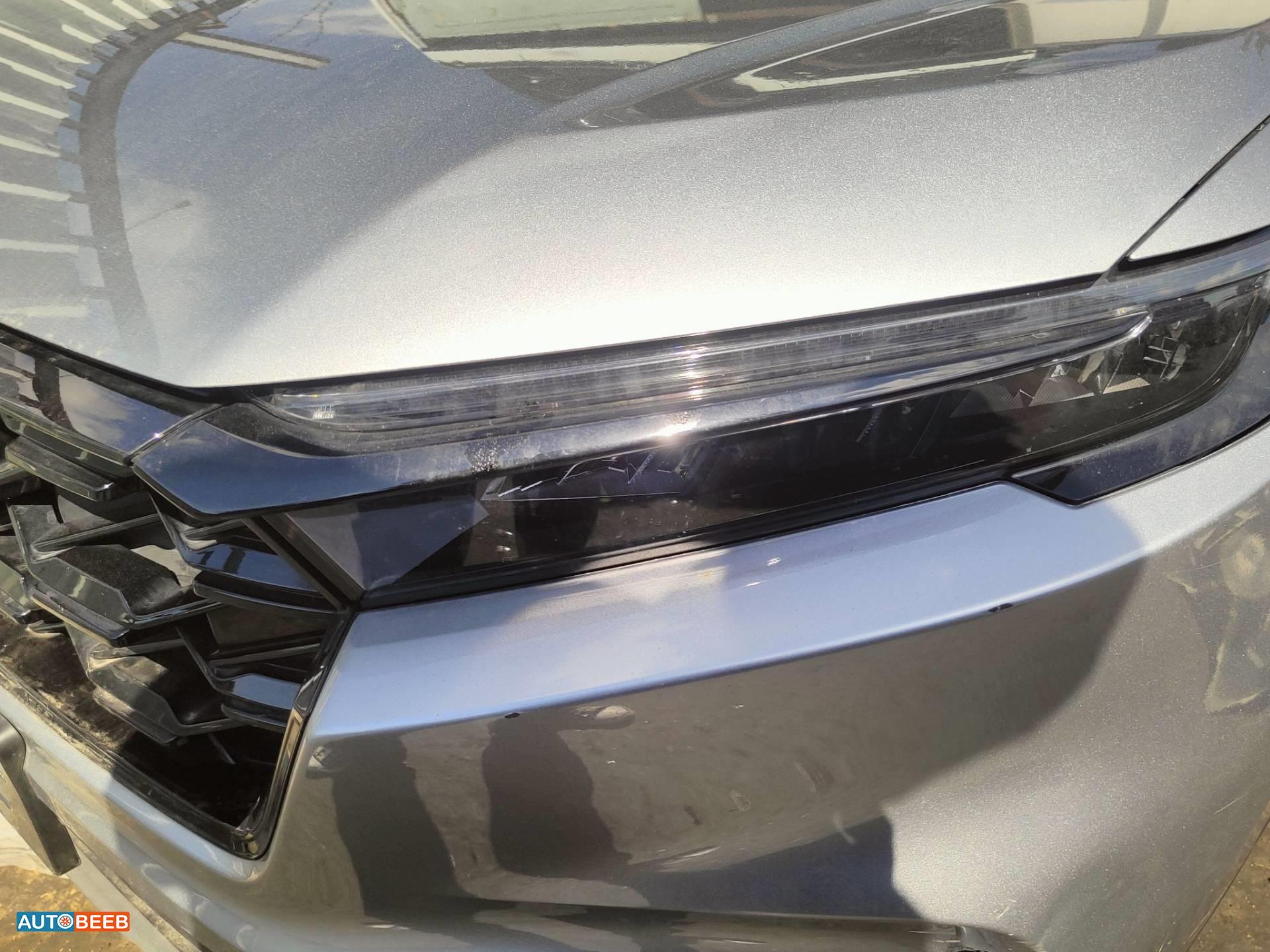 ضوء امامي يمين شمال هوندا cr v 2025