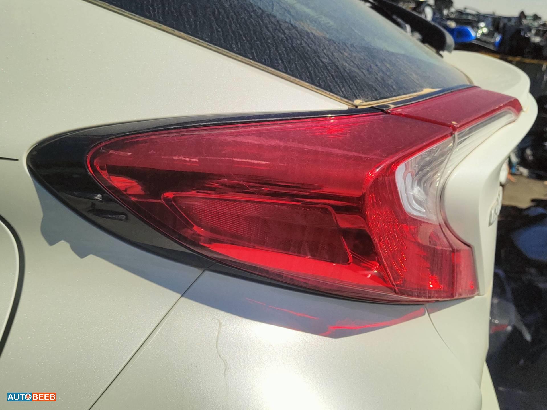 ضوء خلفي يمين شمال تويوتا CHR 2024