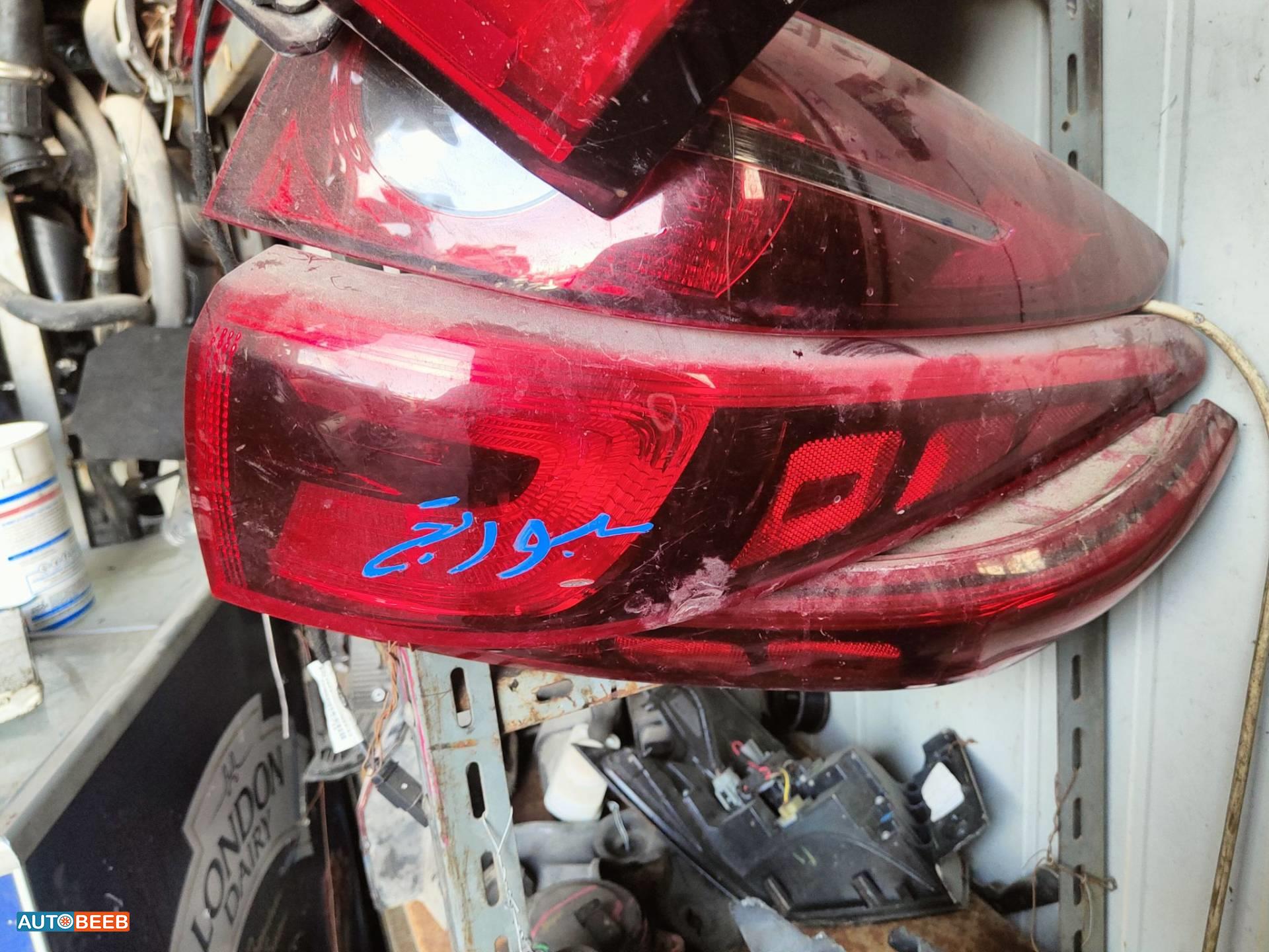 ضوء خلفي يمين شمال كيا سبورتاج 2016 2017