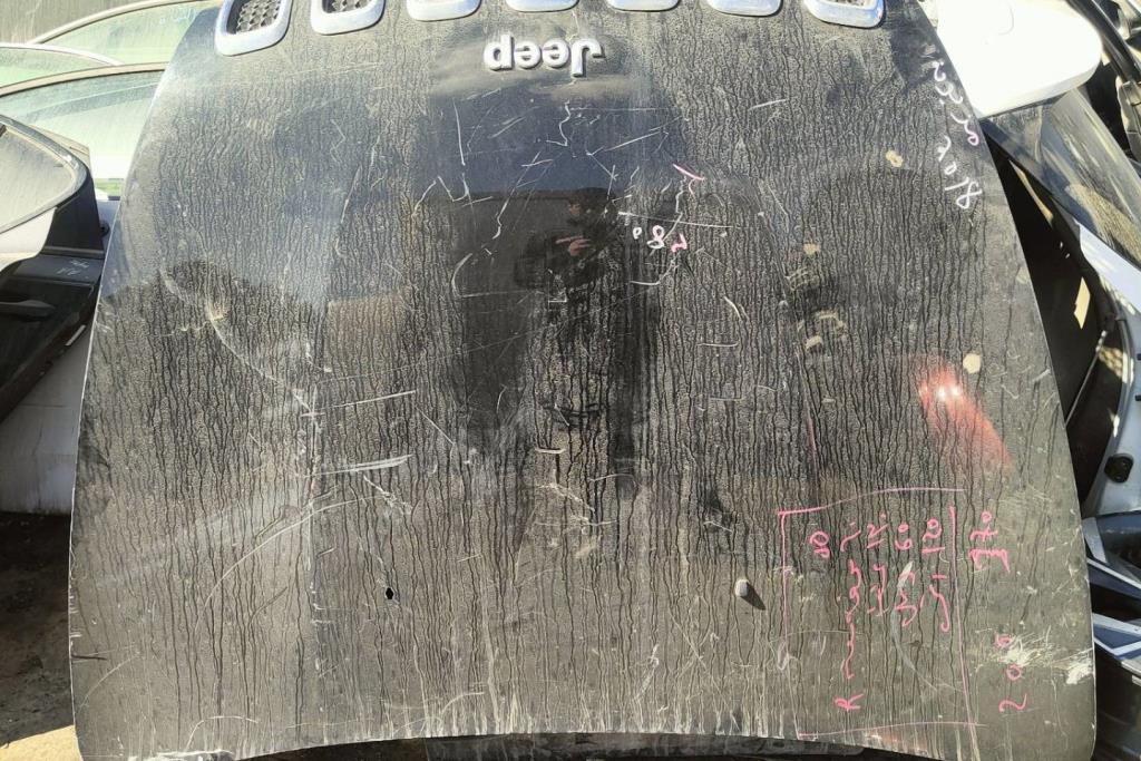 Body  Hood Jeep Cherokee