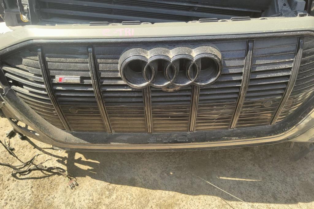 شل امامي اودي e ترون 2024 