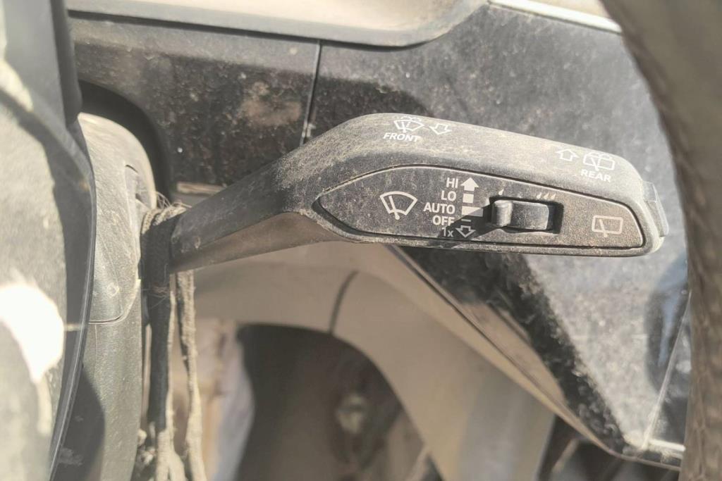 يد مساحات اودي e ترون 2024