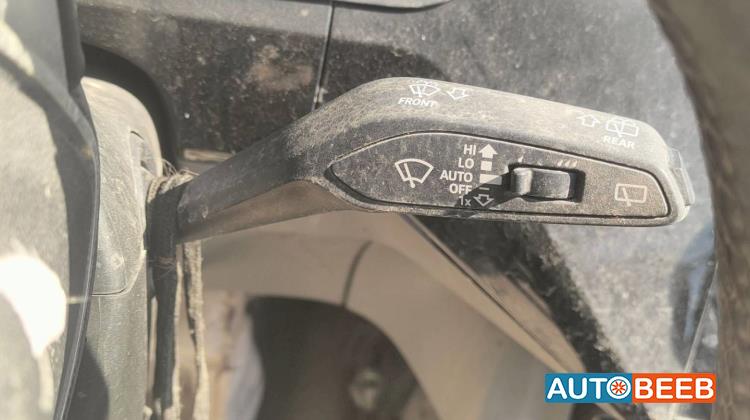 Cabin  Control buttons Audi e-tron