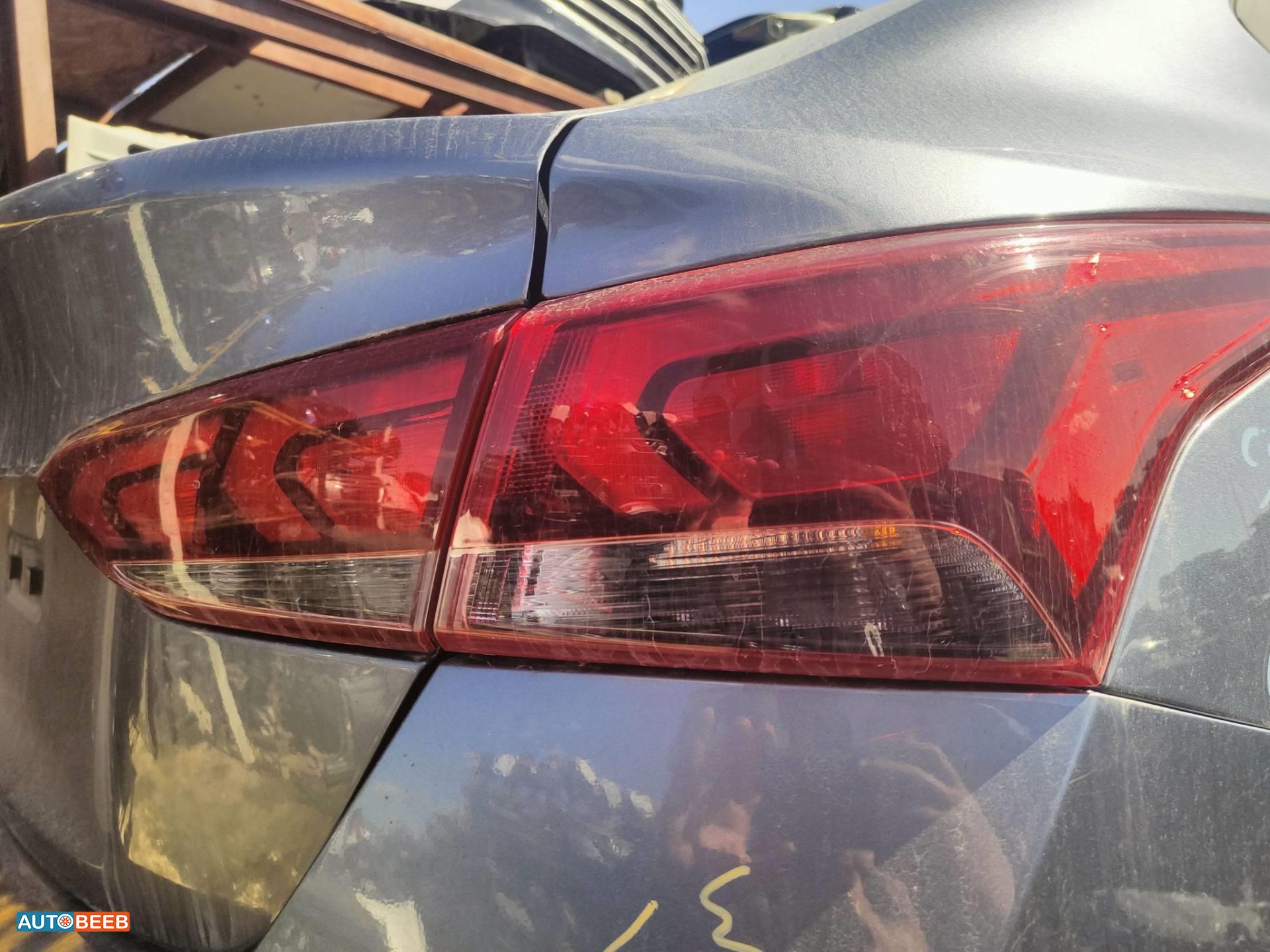 ضوء خلفي يمين شمال هيونداي اكسنت 2020