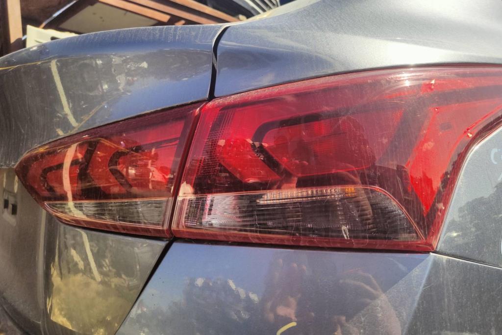 ضوء خلفي يمين شمال هيونداي اكسنت 2020