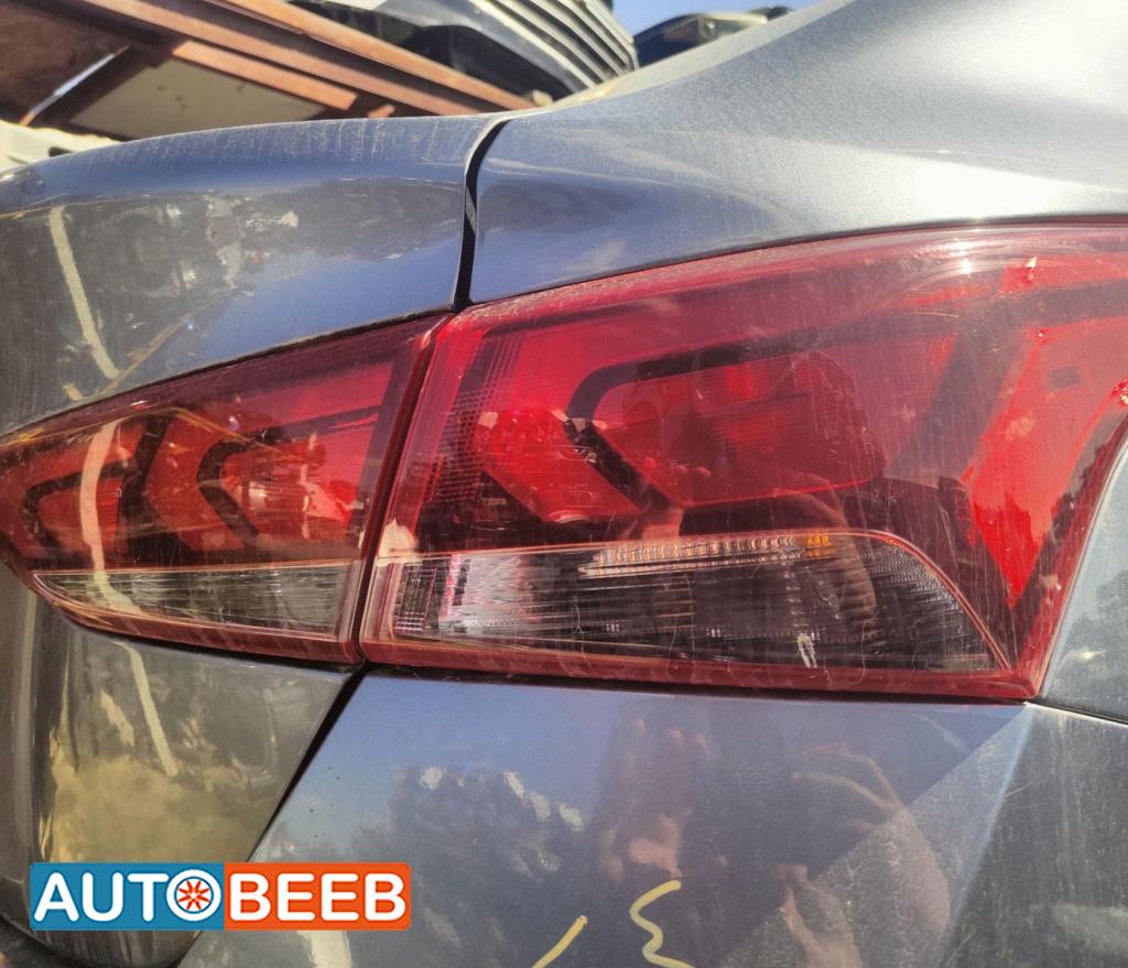 ضوء خلفي يمين شمال هيونداي اكسنت 2020