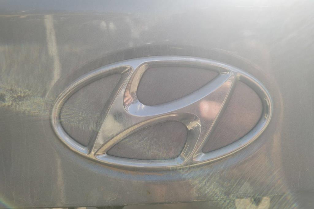 شعار طمبون خلفي هيونداي اكسنت 2020