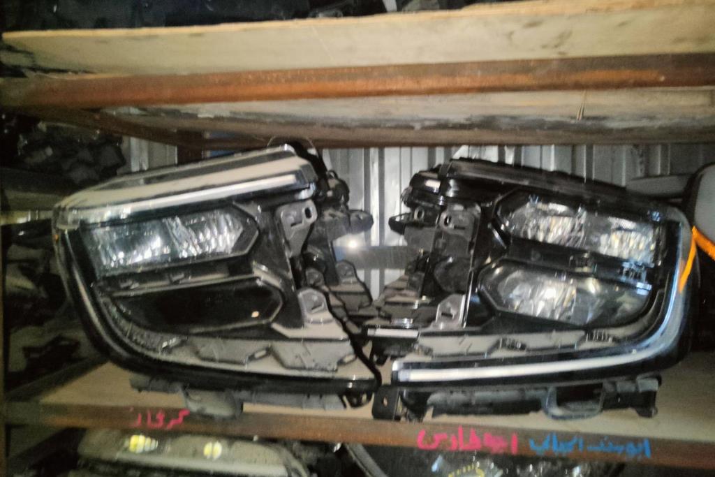 ضوء امامي يمين شمال فورد اكسبيديشن 2026