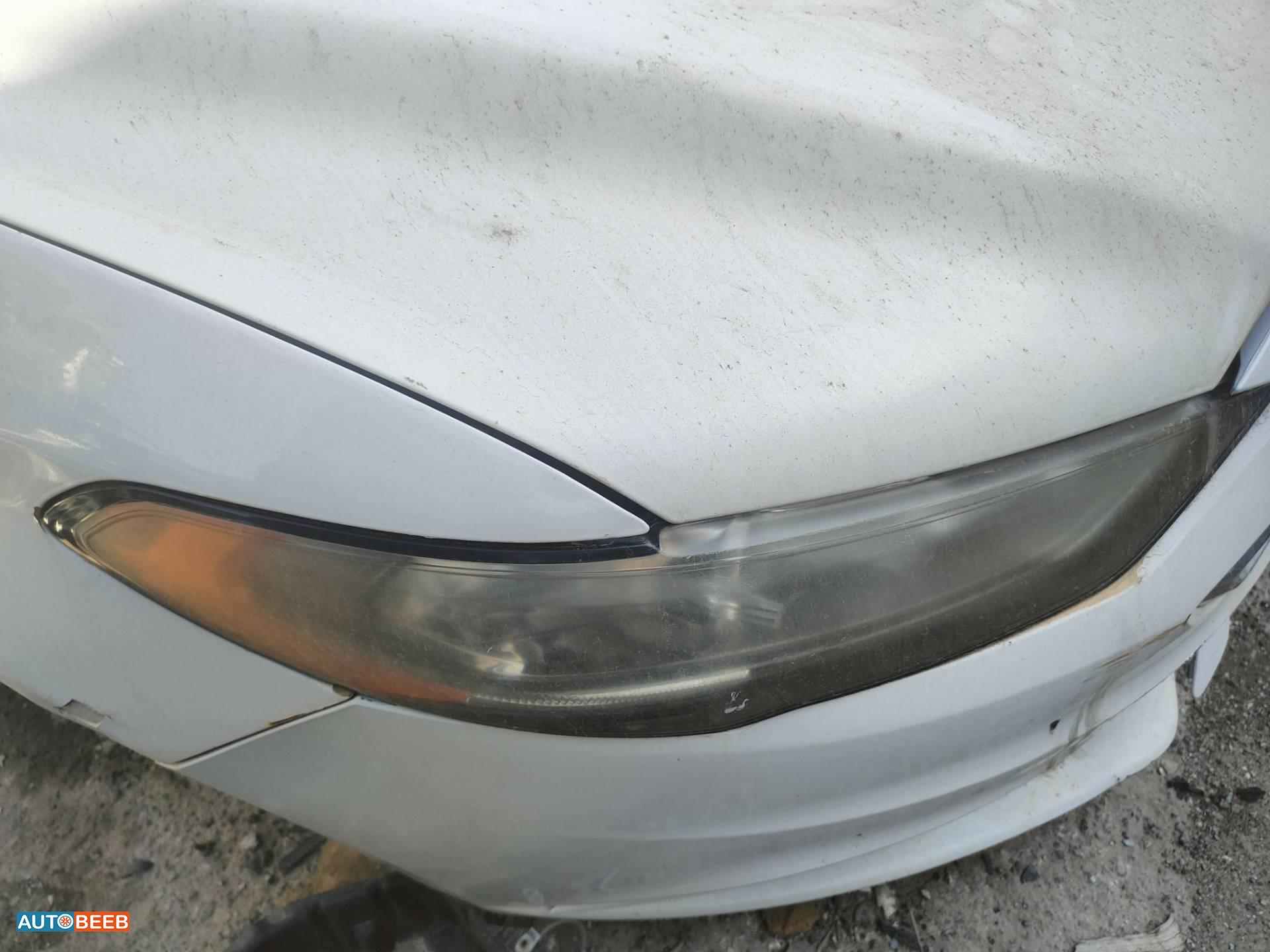 ضوء امامي يمين فورد فيوجن 2018 2019