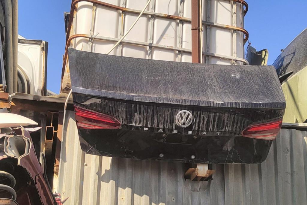 غطاء خلفي فولكس فاجن باسات 2020 2021