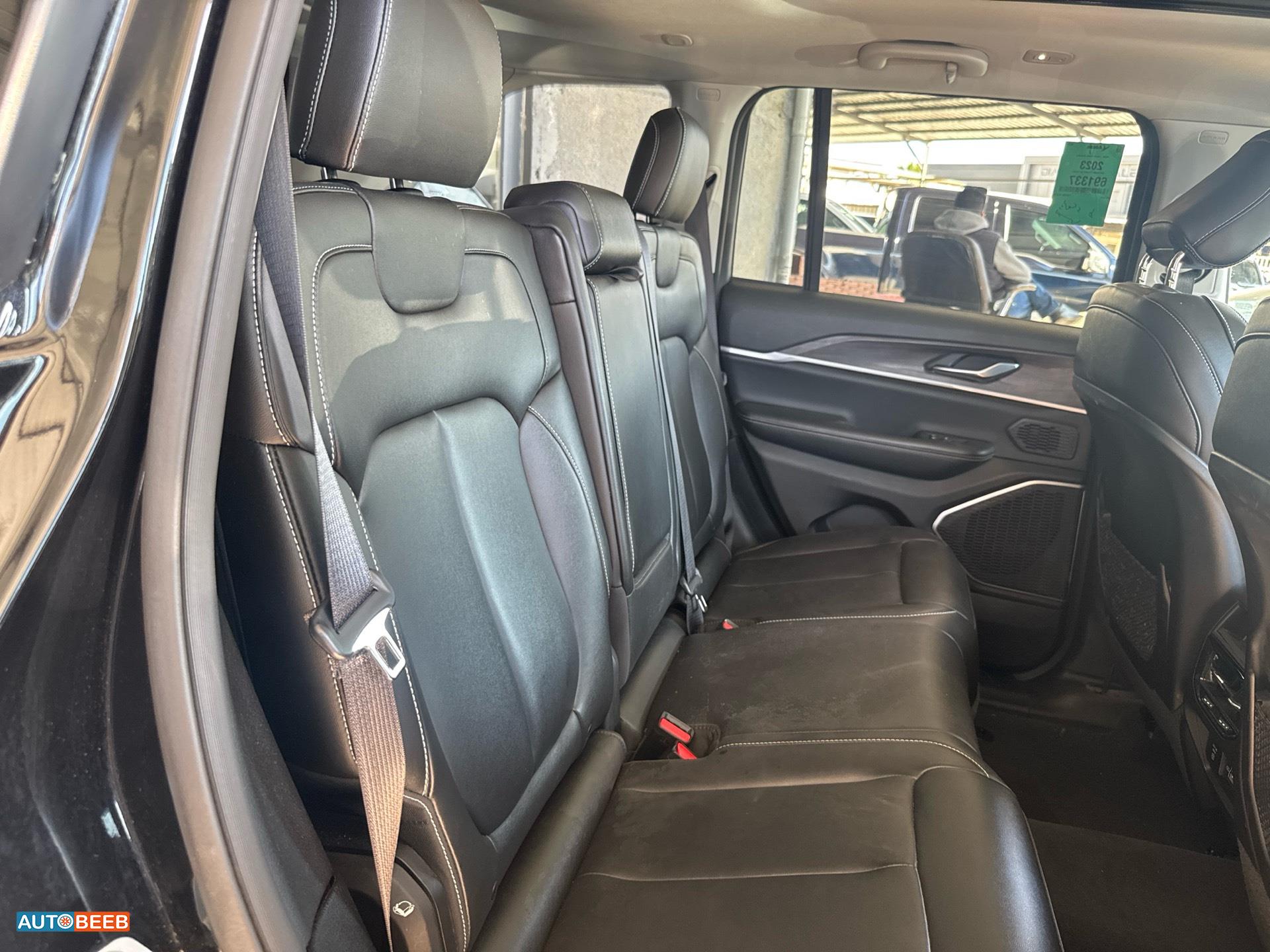 جيب جراند شيروكي 2023