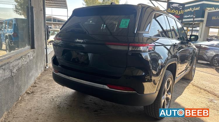 جيب جراند شيروكي 2023