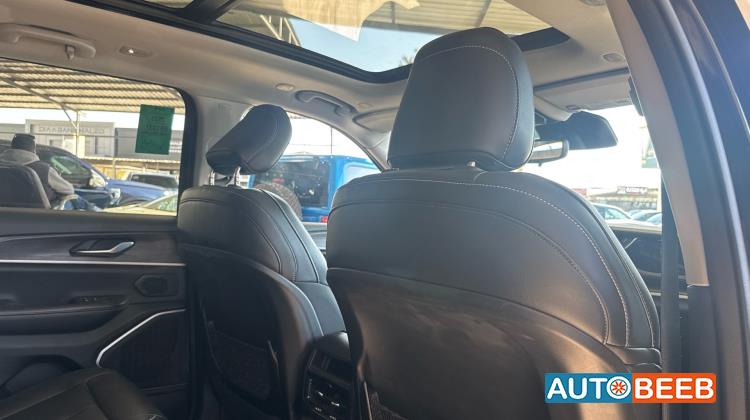 جيب جراند شيروكي 2023