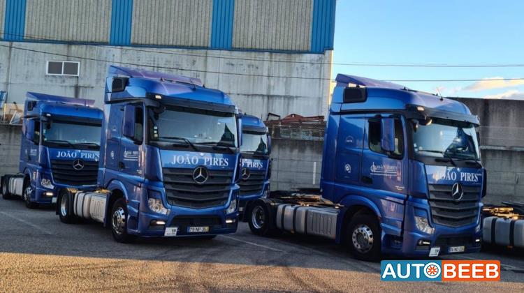 Tractor Unit Mercedes Benz 2016