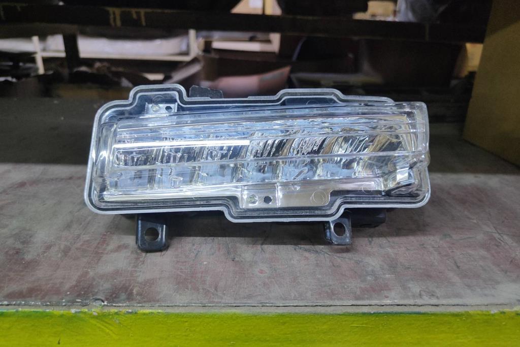 كشاف امامي ميتسوبيشي باجيرو led 2016 2017