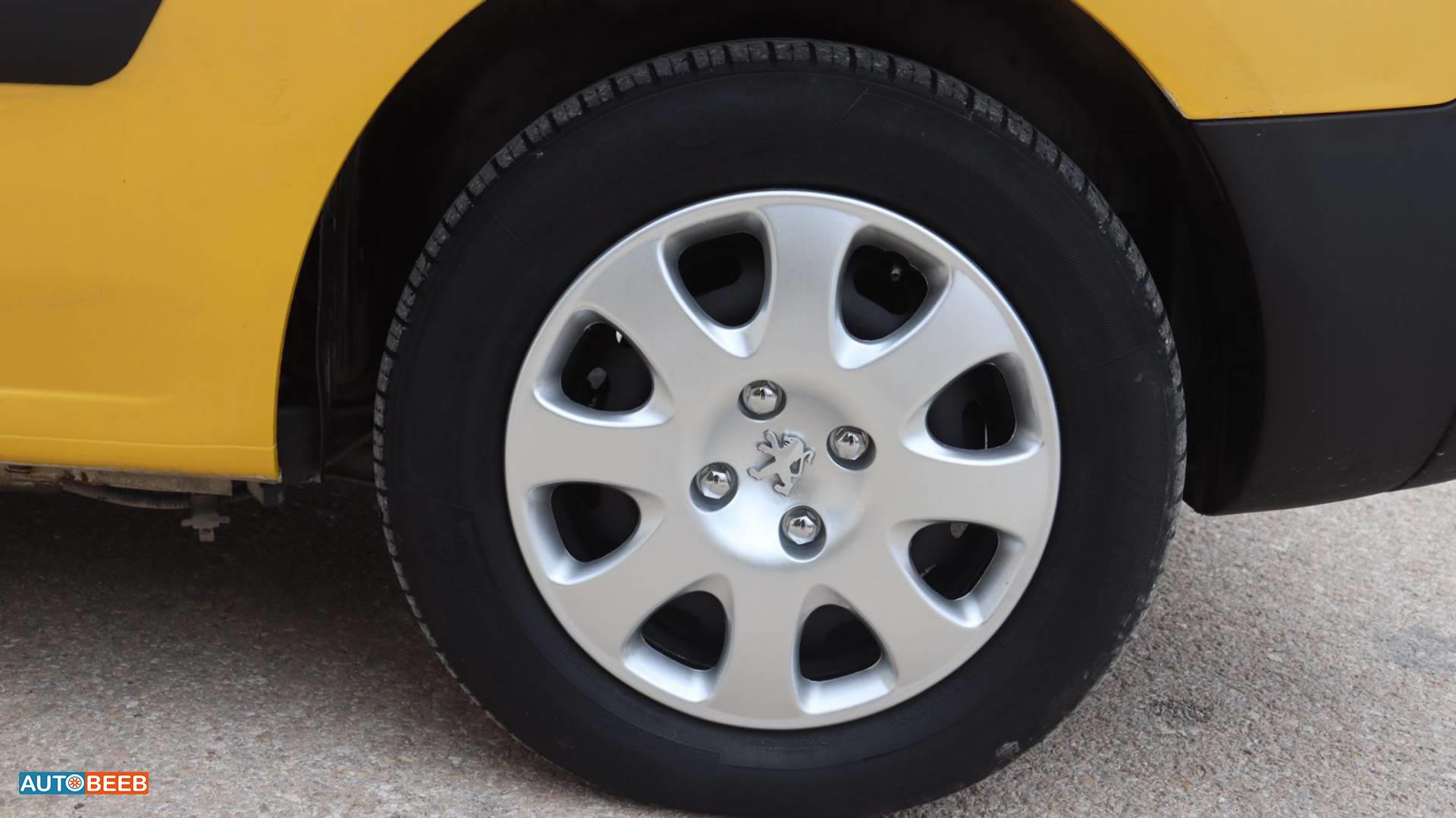 بيجو بارتنر 2015