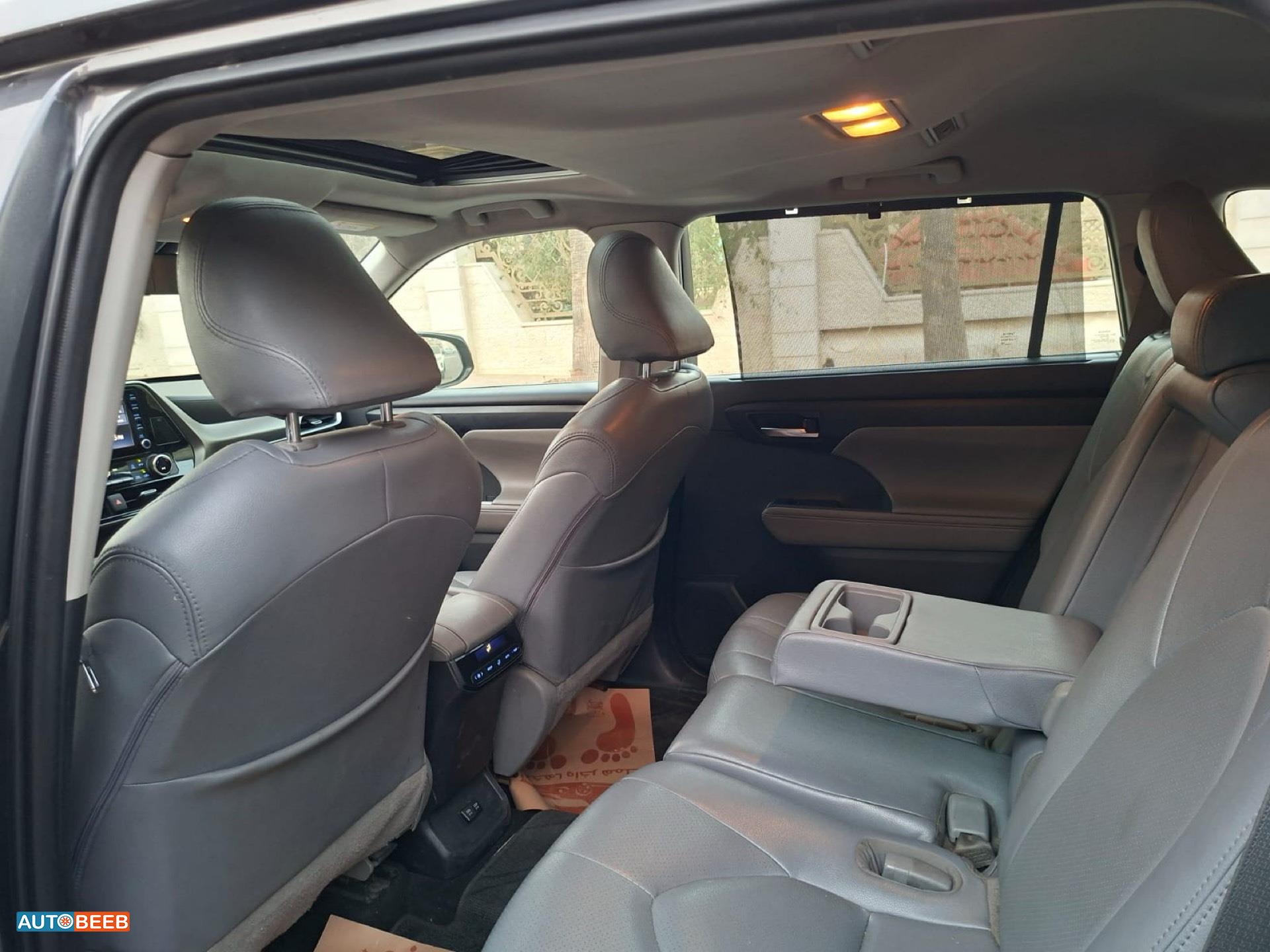 Toyota Highlander 2020