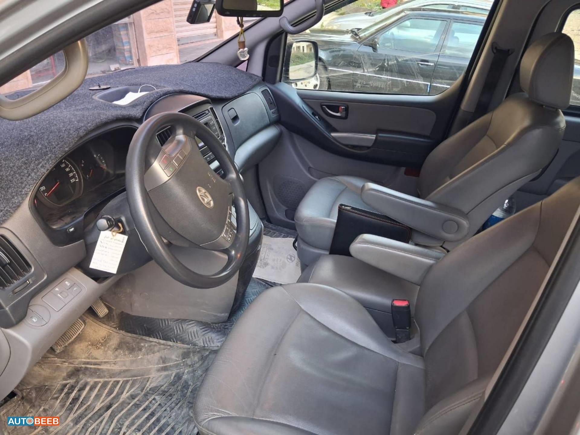 ميني باص هيونداي 2016