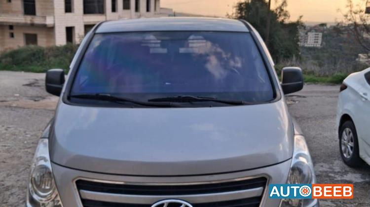 ميني باص هيونداي 2016