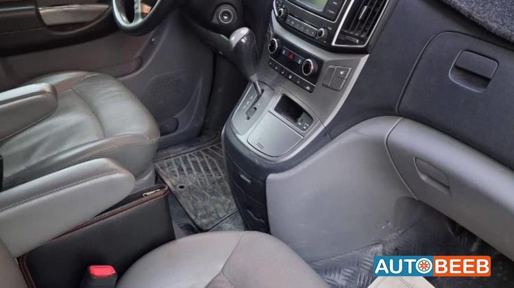 ميني باص هيونداي 2016