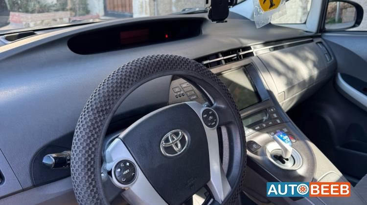 Toyota Prius 2012