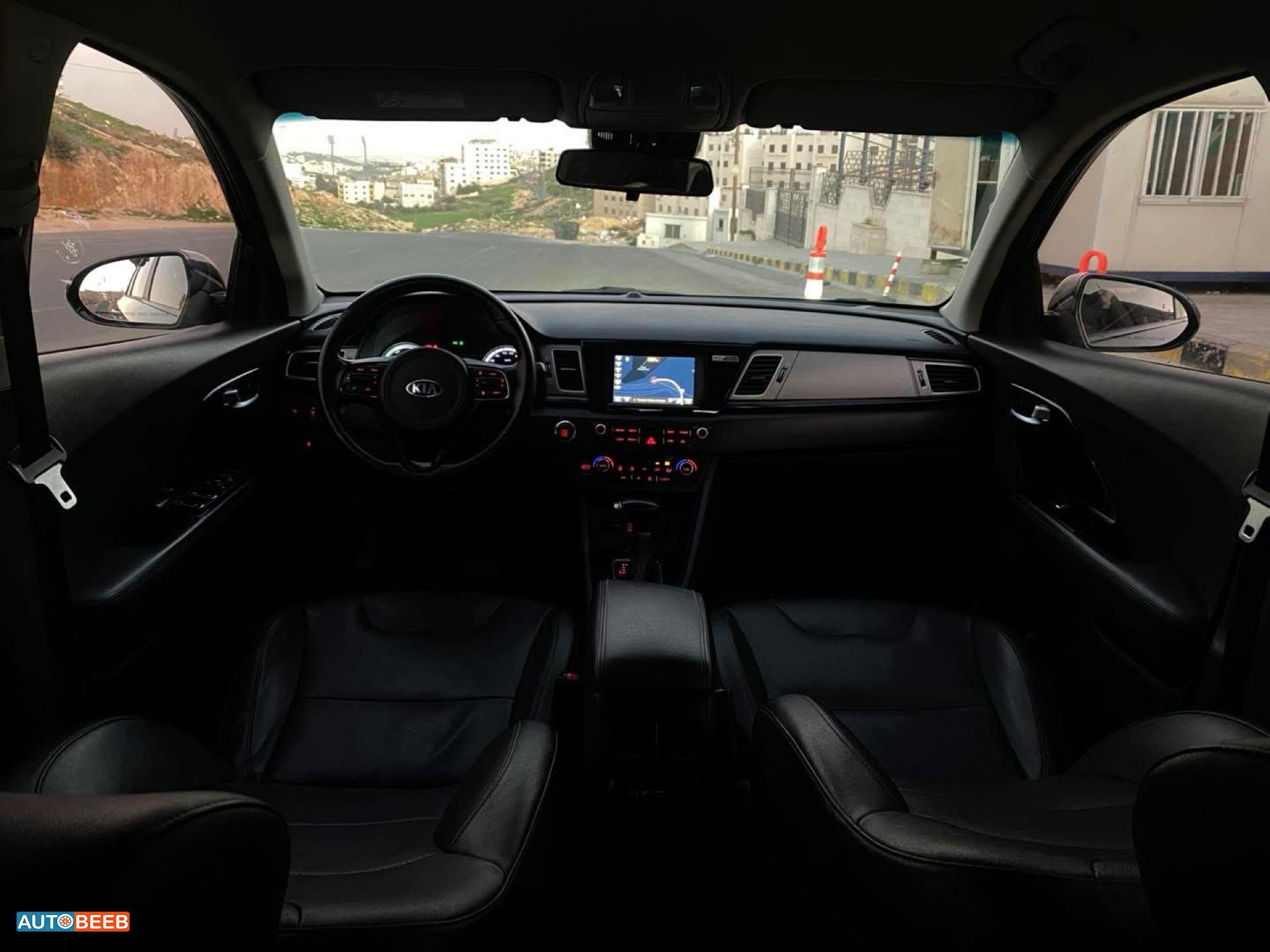 كيا نيرو 2017