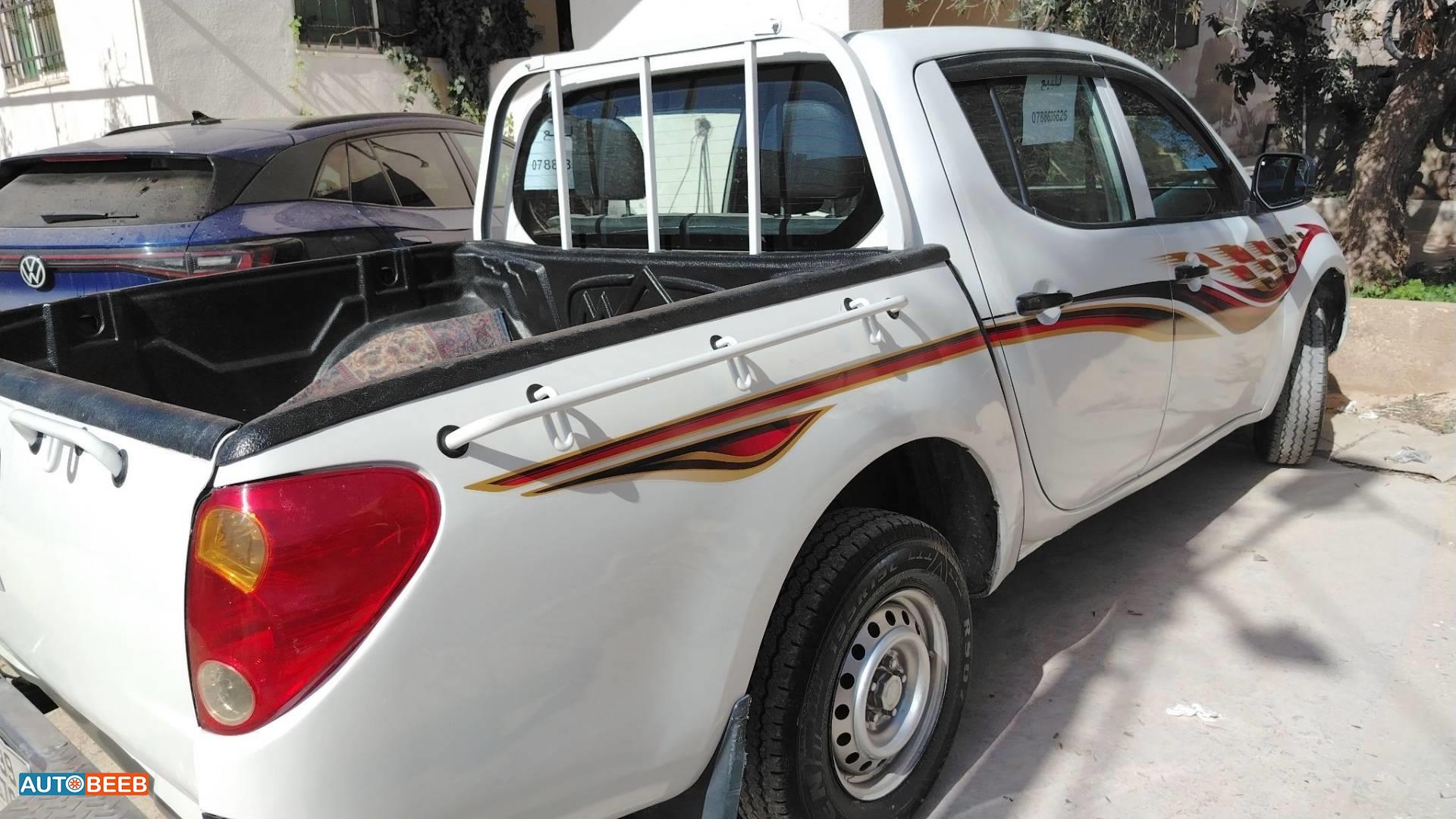 Mitsubishi L200 2012