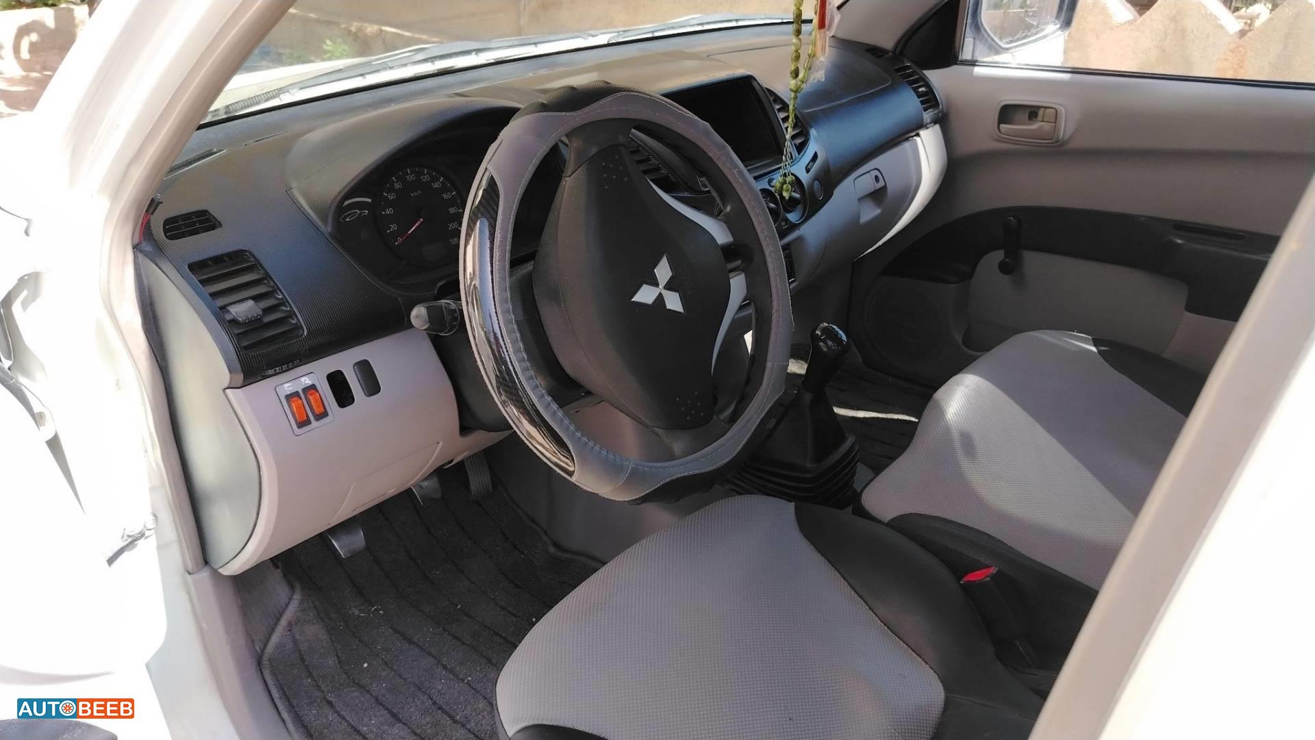 Mitsubishi L200 2012