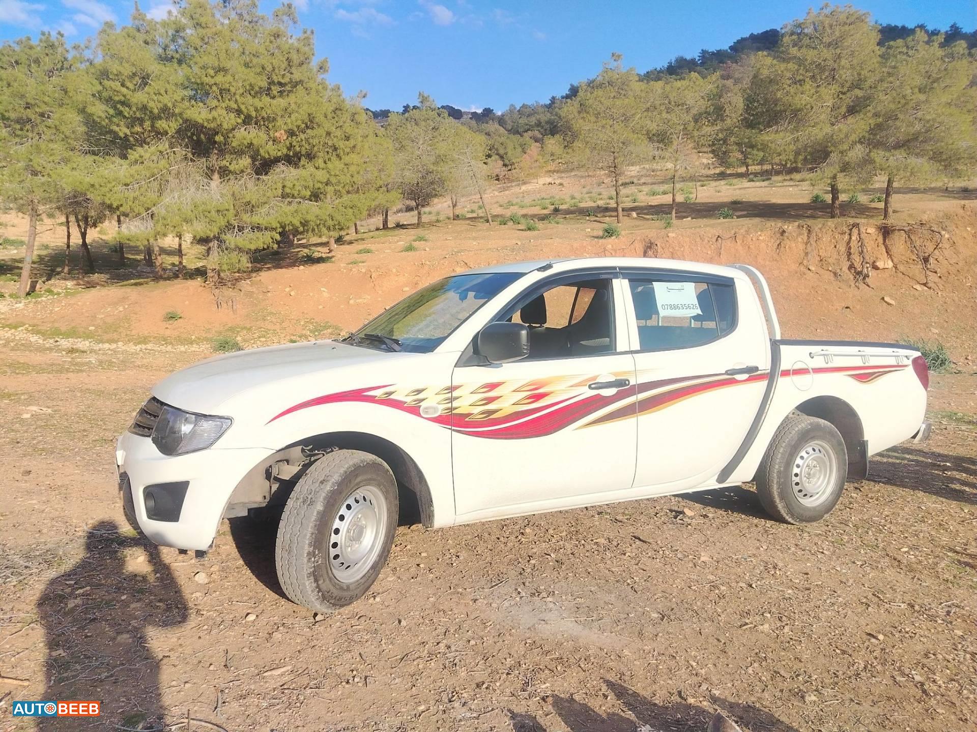 Mitsubishi L200 2012