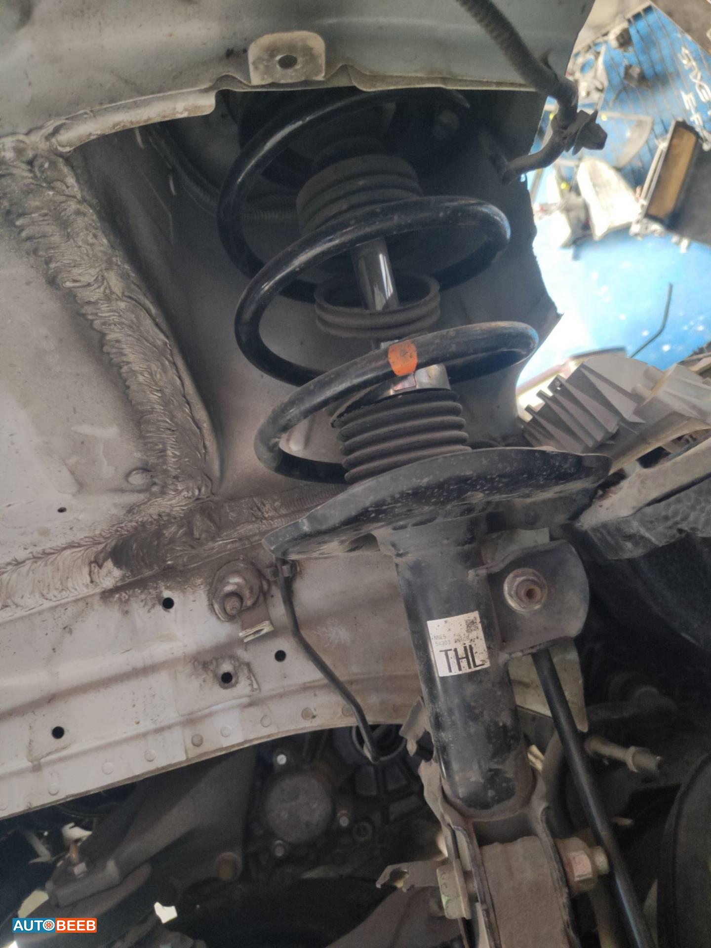  Shock Absorber Nissan Leaf