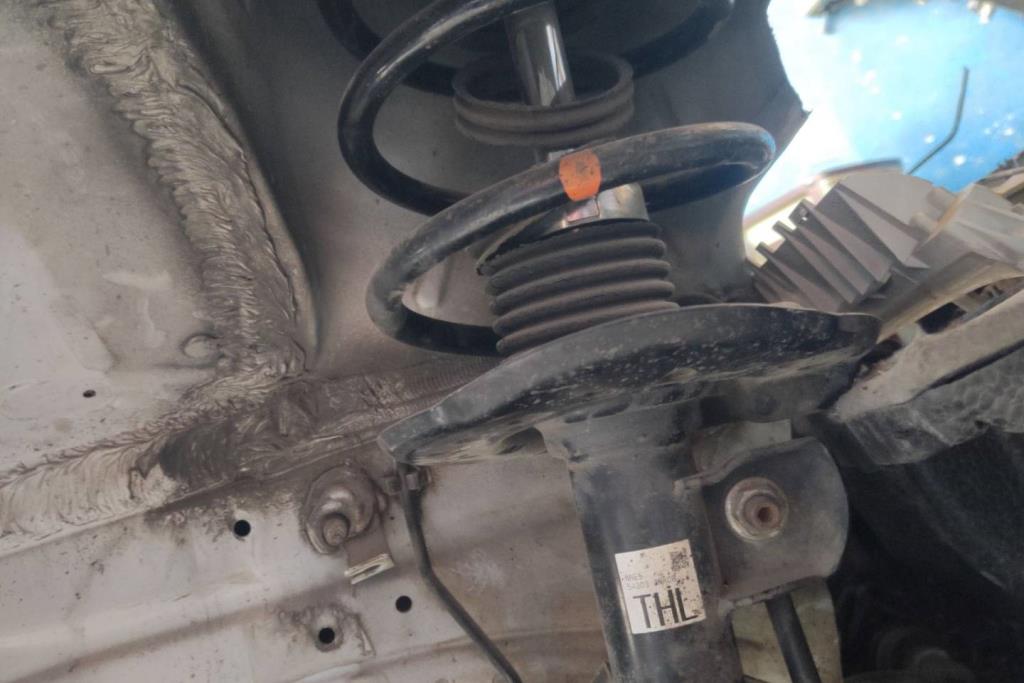 صنوبرص أمامي نيسان ليف 2013 2014 2015