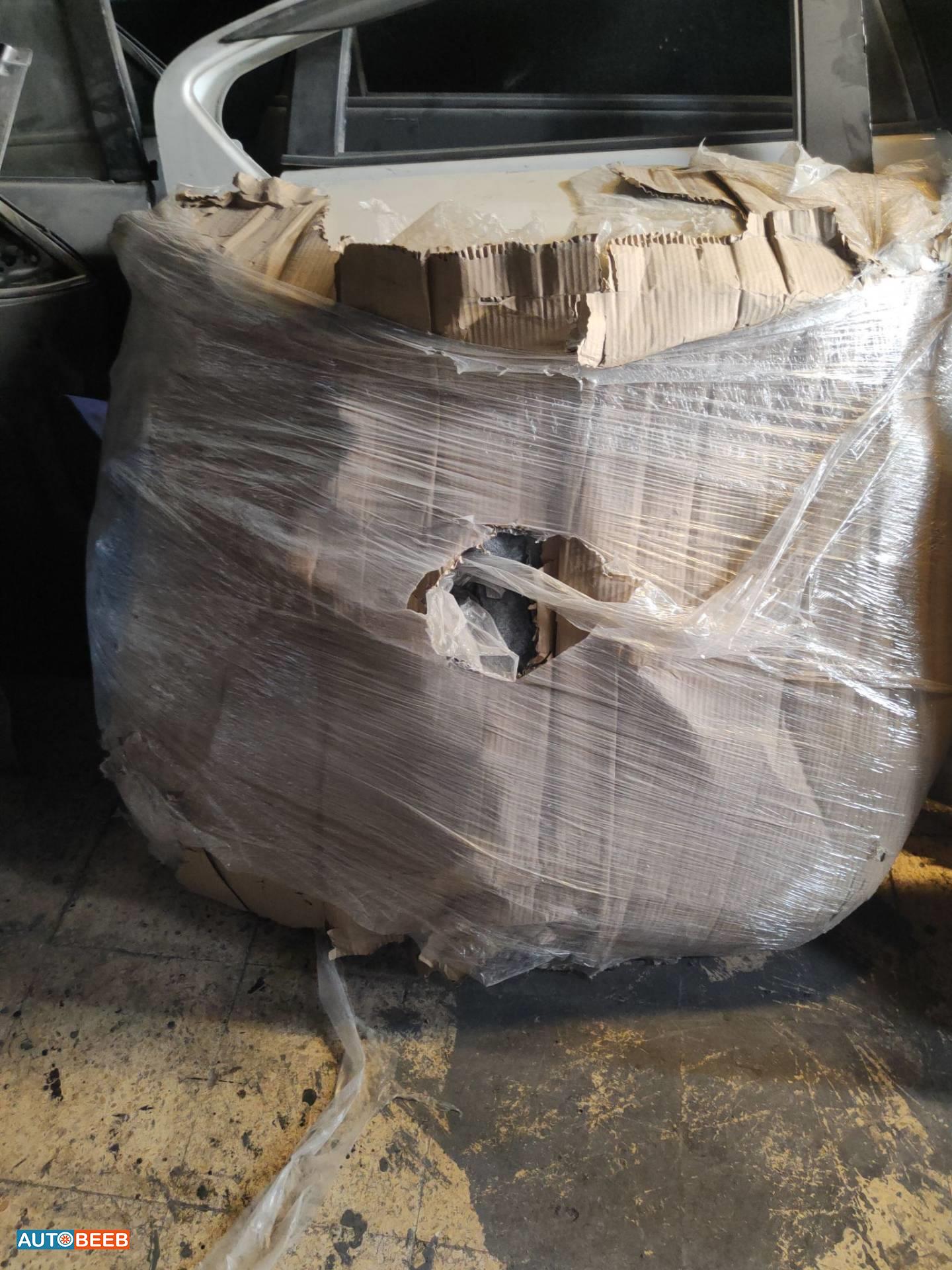 Body  Trunk Nissan Leaf