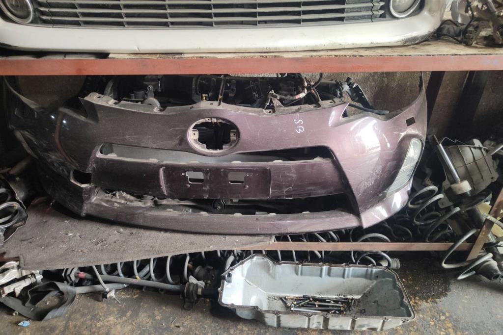 Body  Bumper Toyota Prius C